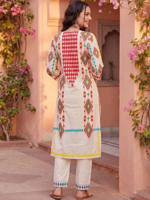 Women Printed Regular Pure Cotton Kurta with Trousers 6
