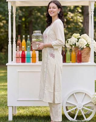 Women Floral Embroidered Regular Thread Work Pure Cotton Kurta with Trousers 3