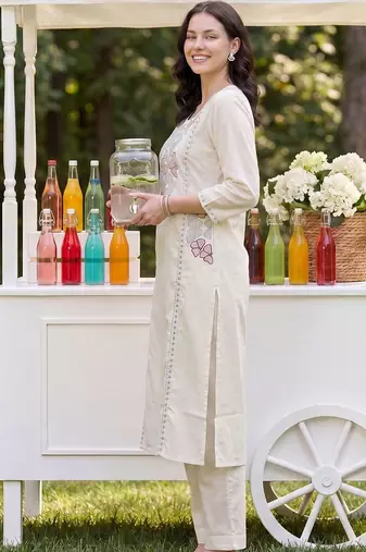 Women Floral Embroidered Regular Thread Work Pure Cotton Kurta with Trousers