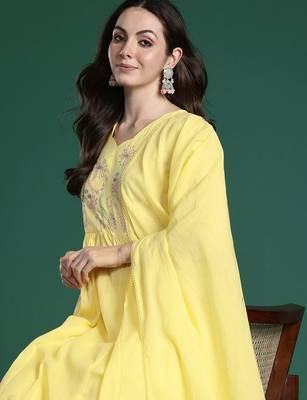 Floral Embroidered Thread Work Pure Cotton Kurta with Trousers & With Dupatta 1