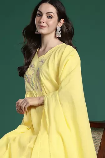 Floral Embroidered Thread Work Pure Cotton Kurta with Trousers & With Dupatta