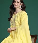 Floral Embroidered Thread Work Pure Cotton Kurta with Trousers & With Dupatta