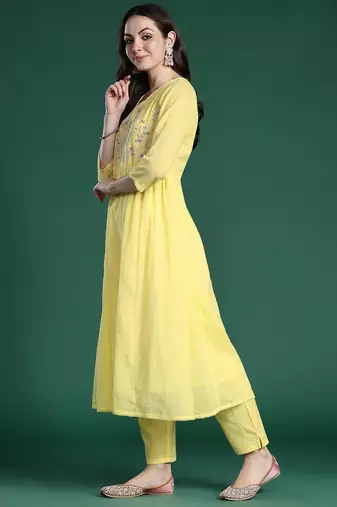 Floral Embroidered Thread Work Pure Cotton Kurta with Trousers & With Dupatta