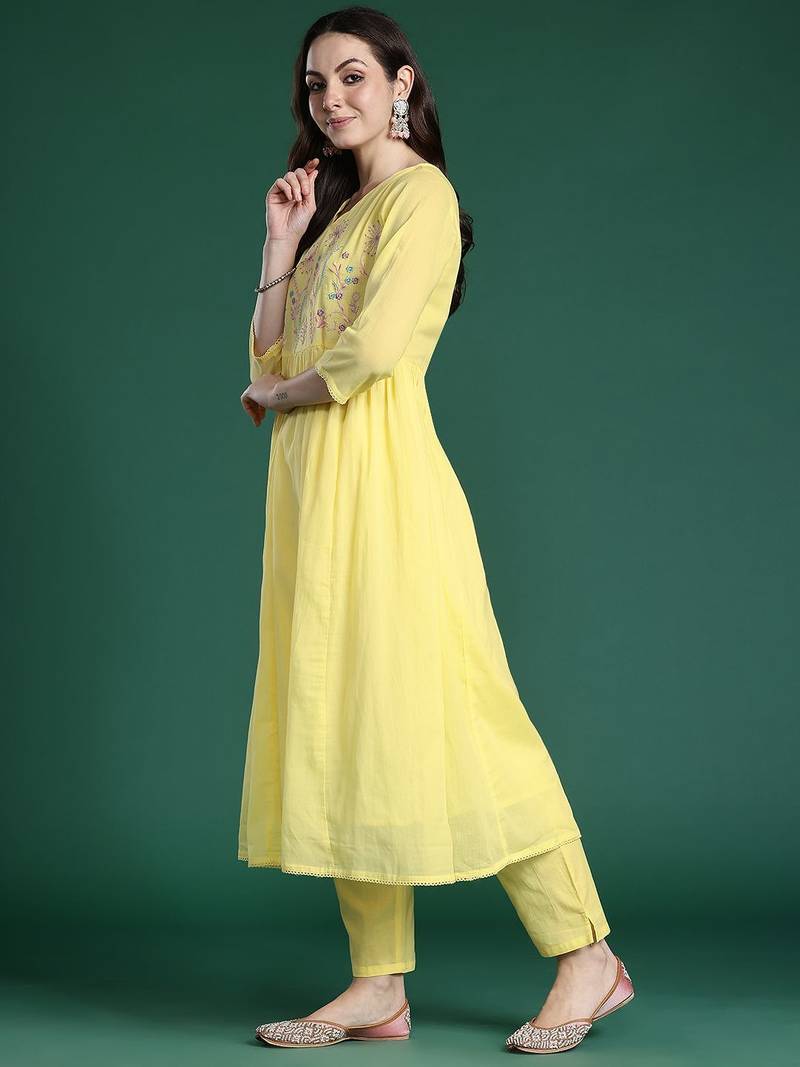 Floral Embroidered Thread Work Pure Cotton Kurta with Trousers & With Dupatta
