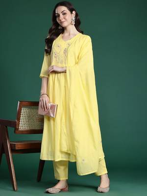 Floral Embroidered Thread Work Pure Cotton Kurta with Trousers & With Dupatta 8