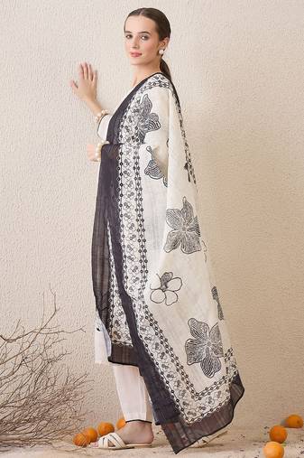 Floral Embroidered Notch Neck Sequinned Linen Kurta With Trousers & Dupatta