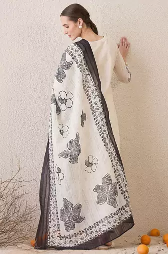Floral Embroidered Notch Neck Sequinned Linen Kurta With Trousers & Dupatta
