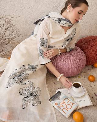 Floral Embroidered Notch Neck Sequinned Linen Kurta With Trousers & Dupatta 5