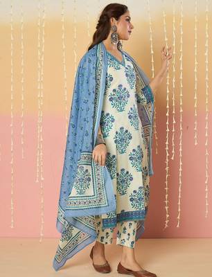 Women Floral Printed Regular Pure Cotton Kurta with Trousers & With Dupatta 5