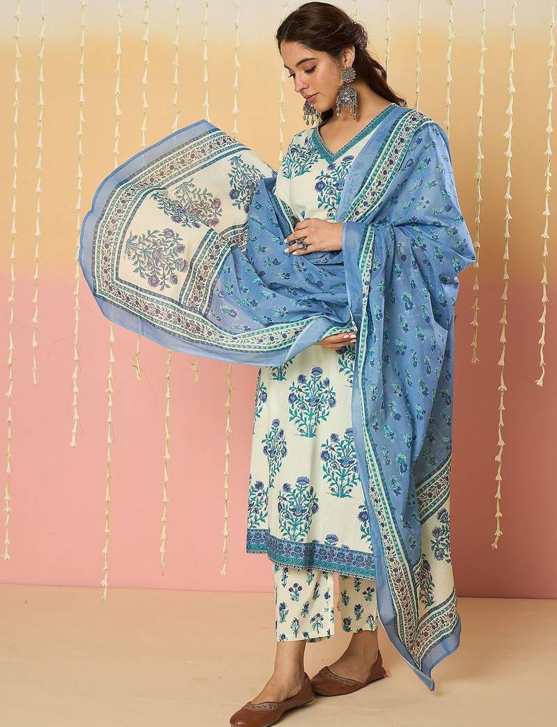 Women Floral Printed Regular Pure Cotton Kurta with Trousers & With Dupatta