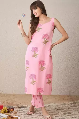 Women Floral Printed Regular Pure Cotton Kurta with Trousers