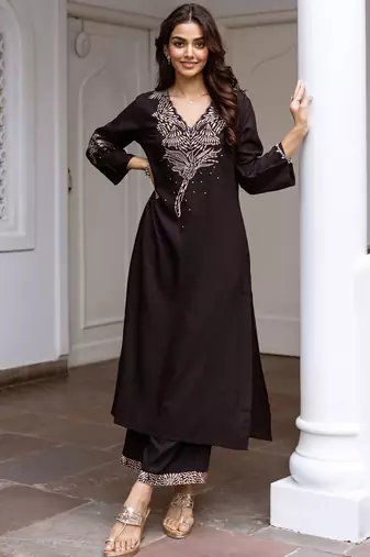 Women Floral Embroidered Regular Kurta with Trousers