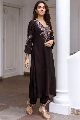 Women Floral Embroidered Regular Kurta with Trousers