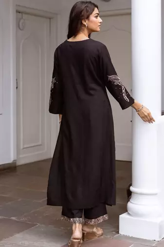 Women Floral Embroidered Regular Kurta with Trousers