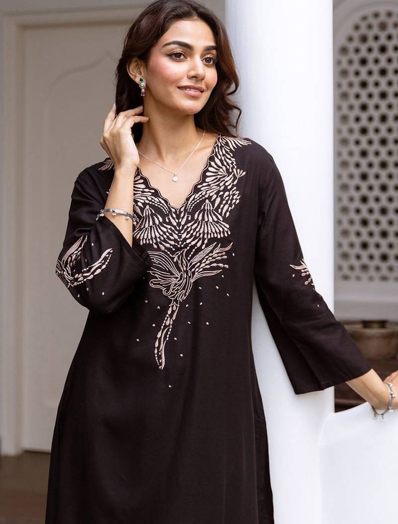 Women Floral Embroidered Regular Kurta with Trousers