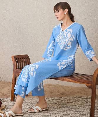 Floral Printed V-Neck  Cotton Straight Kurta With Trousers 1