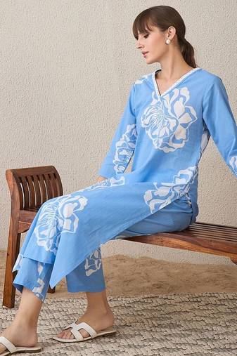 Floral Printed V-Neck  Cotton Straight Kurta With Trousers