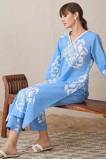 Floral Printed V-Neck Pure Cotton Straight Kurta With Trousers