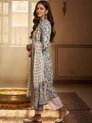 Ethnic Motifs Printed  Cotton Kurta With Trousers & Dupatta 2
