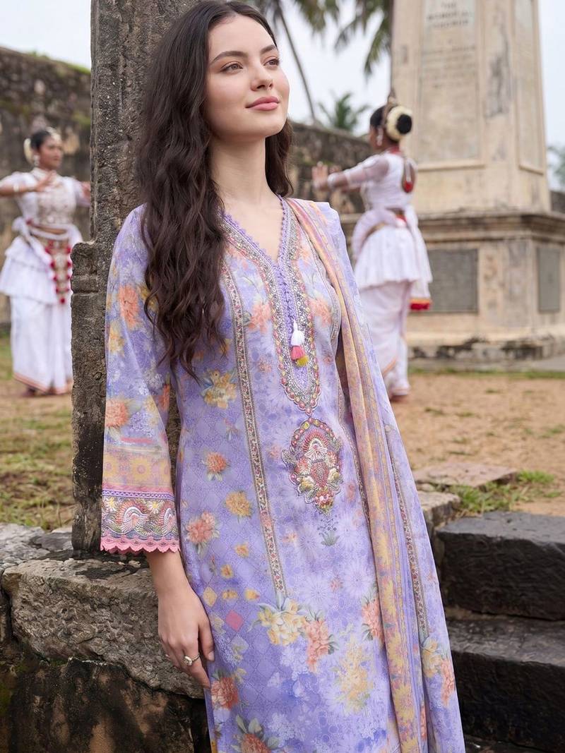Women Floral Printed Regular Thread Work Linen Kurta with Trousers & With Dupatta