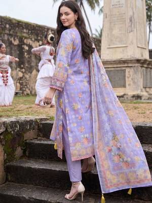 Women Floral Printed Regular Thread Work Linen Kurta with Trousers & With Dupatta 4