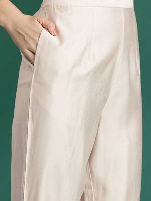 Plus Size Ethnic Motifs Embroidered Panelled Liva Kurta Set 4