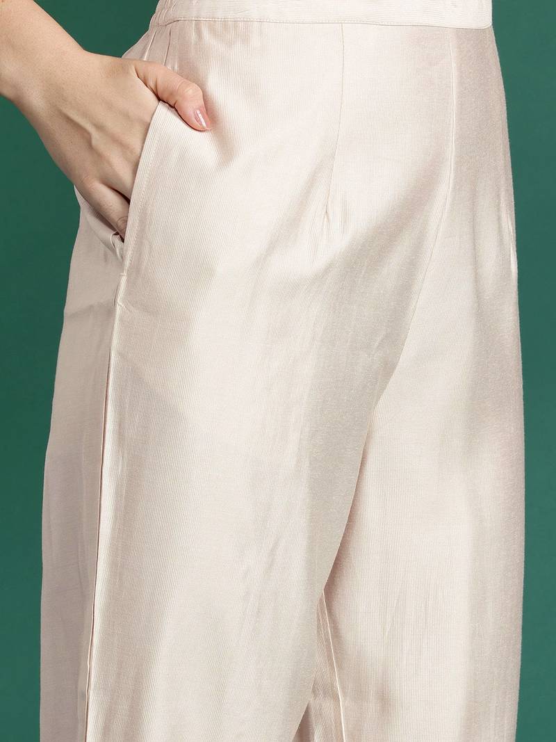 Plus Size Ethnic Motifs Embroidered Panelled Liva Kurta Set