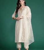 Plus Size Ethnic Motifs Embroidered Panelled Liva Kurta Set