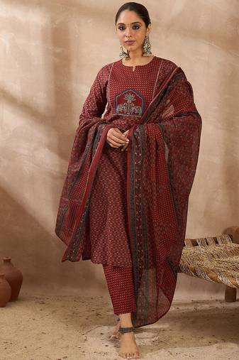 Women Ethnic Motifs Printed Cotton Kurta with Trousers & With Dupatta