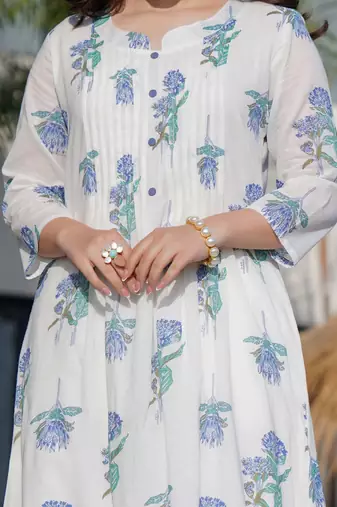 Floral Printed Round Neck Panelled A-Line Pure Cotton Kurta With Trousers