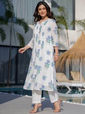 Floral Printed Round Neck Panelled A-Line  Cotton Kurta With Trousers 4
