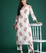 Women Floral Printed Pure Cotton Kurta with Trousers