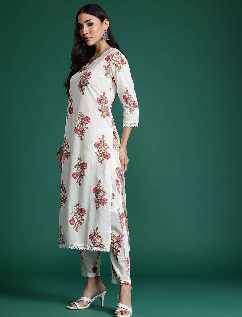 Women Floral Printed Pure Cotton Kurta with Trousers