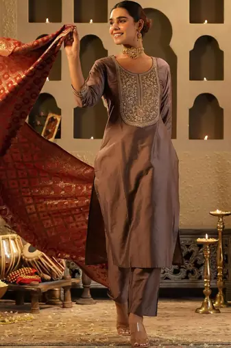 Women Ethnic Motifs Embroidered Regular Sequinned Kurta Set With Dupatta