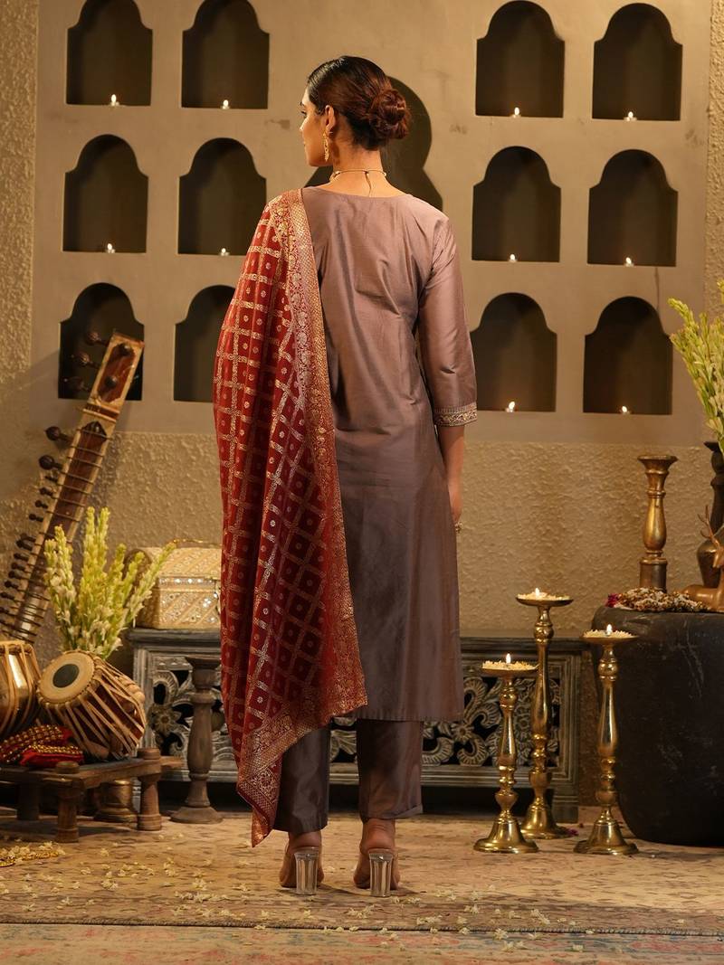 Women Ethnic Motifs Embroidered Regular Sequinned Kurta Set With Dupatta