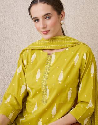 Floral Printed Notch Neck Sequinned  Cotton Kurta & Trousers & Dupatta 2