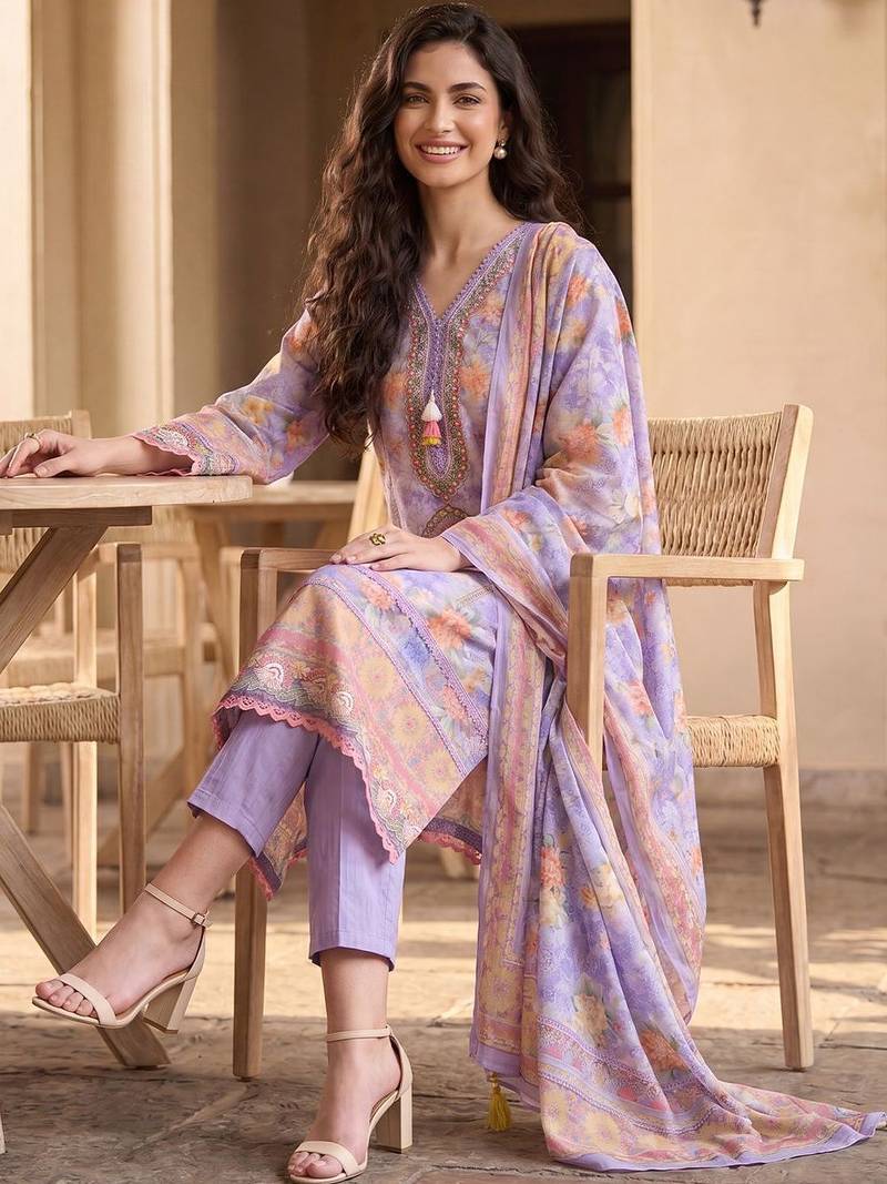 Women Floral Printed Regular Linen Kurta with Trousers & With Dupatta
