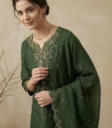 Women Ethnic Motifs Embroidered Regular Thread Work Kurta with Trousers & With Dupatta