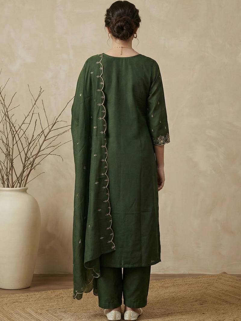 Women Ethnic Motifs Embroidered Regular Thread Work Kurta with Trousers & With Dupatta