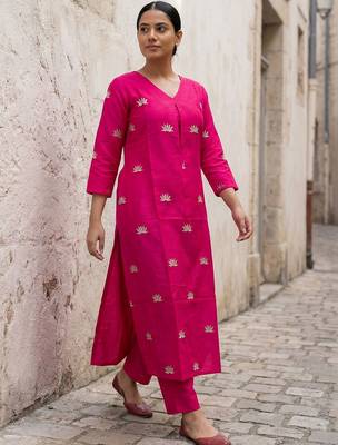 Women Ethnic Motifs Embroidered Regular Thread Work Kurta with Trousers 1