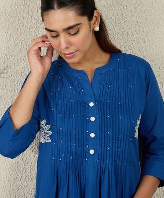 Women Ethnic Motifs Printed Cotton A-Line Kurta with Trousers 2