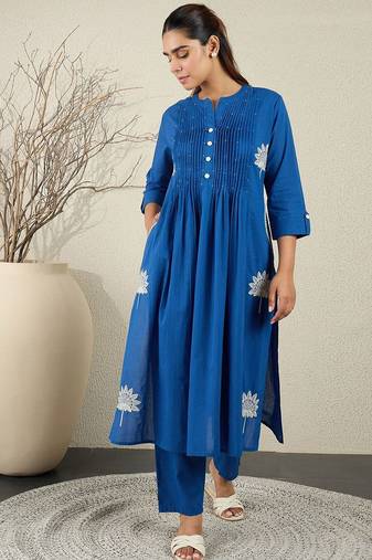 Women Ethnic Motifs Printed Cotton A-Line Kurta with Trousers