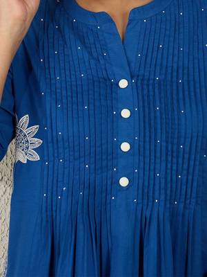 Women Ethnic Motifs Printed Cotton A-Line Kurta with Trousers 3