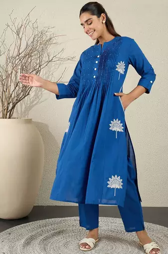 Women Ethnic Motifs Printed Cotton A-Line Kurta with Trousers