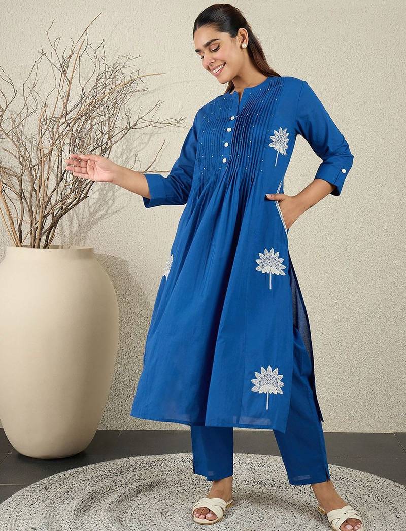 Women Ethnic Motifs Printed Cotton A-Line Kurta with Trousers
