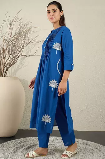 Women Ethnic Motifs Printed Cotton A-Line Kurta with Trousers