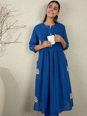 Women Ethnic Motifs Printed Cotton A-Line Kurta with Trousers 7