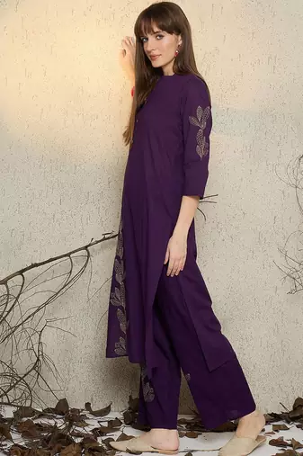 Floral Embroidered Mandarin Collar Thread Work  Cotton Kurta With Trousers