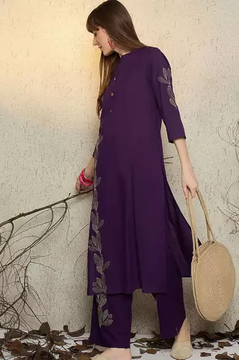 Floral Embroidered Mandarin Collar Thread Work  Cotton Kurta With Trousers