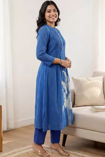 Women Ethnic Motifs Printed Regular  Cotton Kurta with Trousers